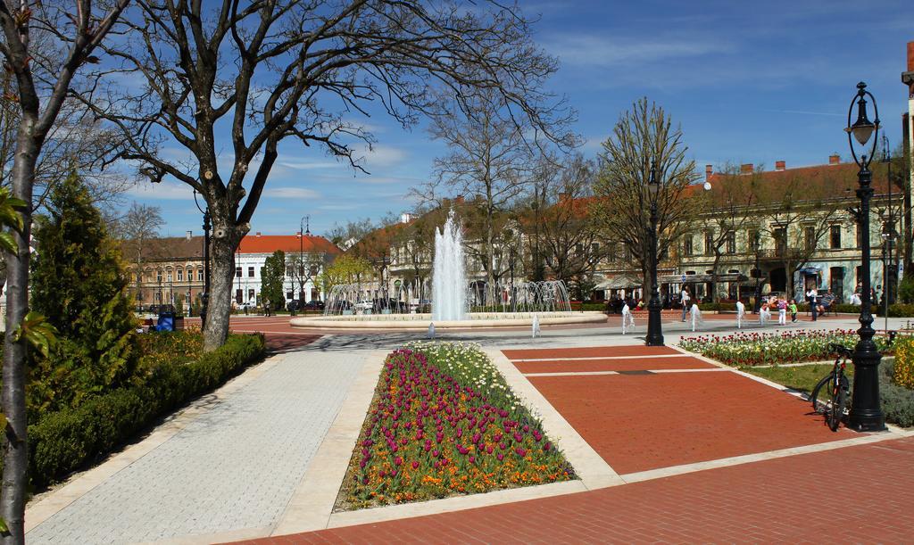 Hotel Central Nagykanizsa Exterior foto