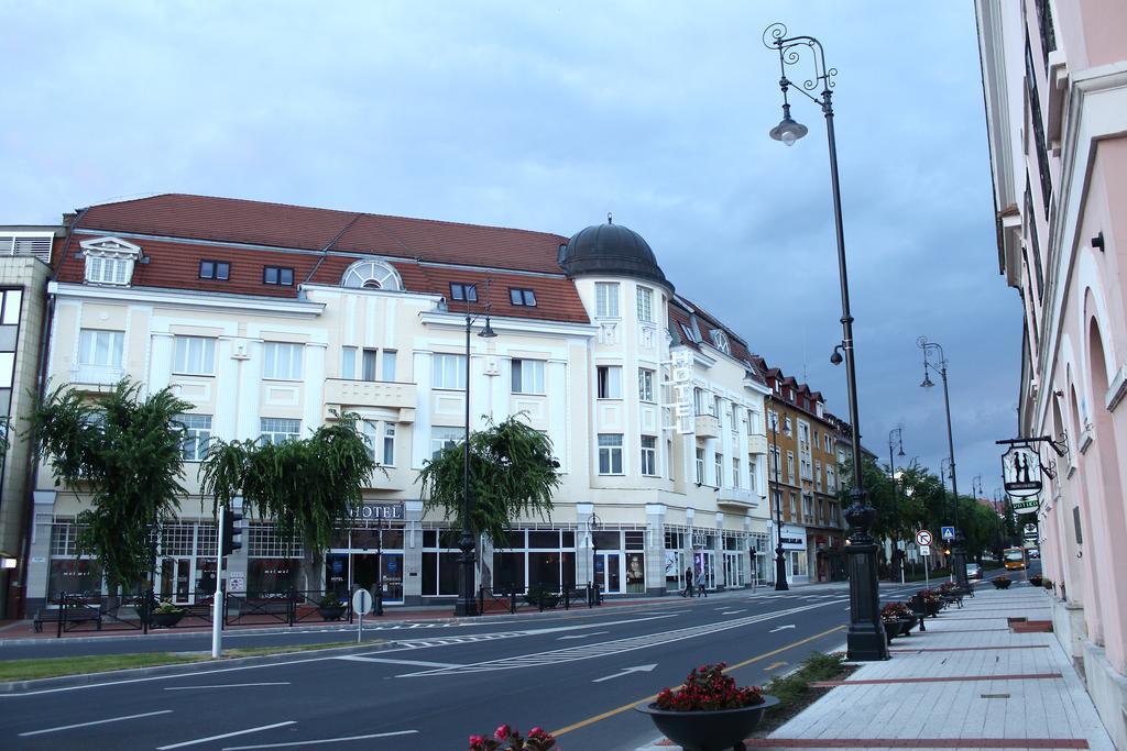 Hotel Central Nagykanizsa Exterior foto